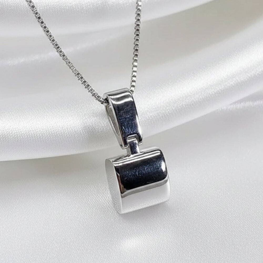 3 Carat Simulated Diamond Zircon Solitaire Pendant Necklace NWOT - Picture 4 of 9